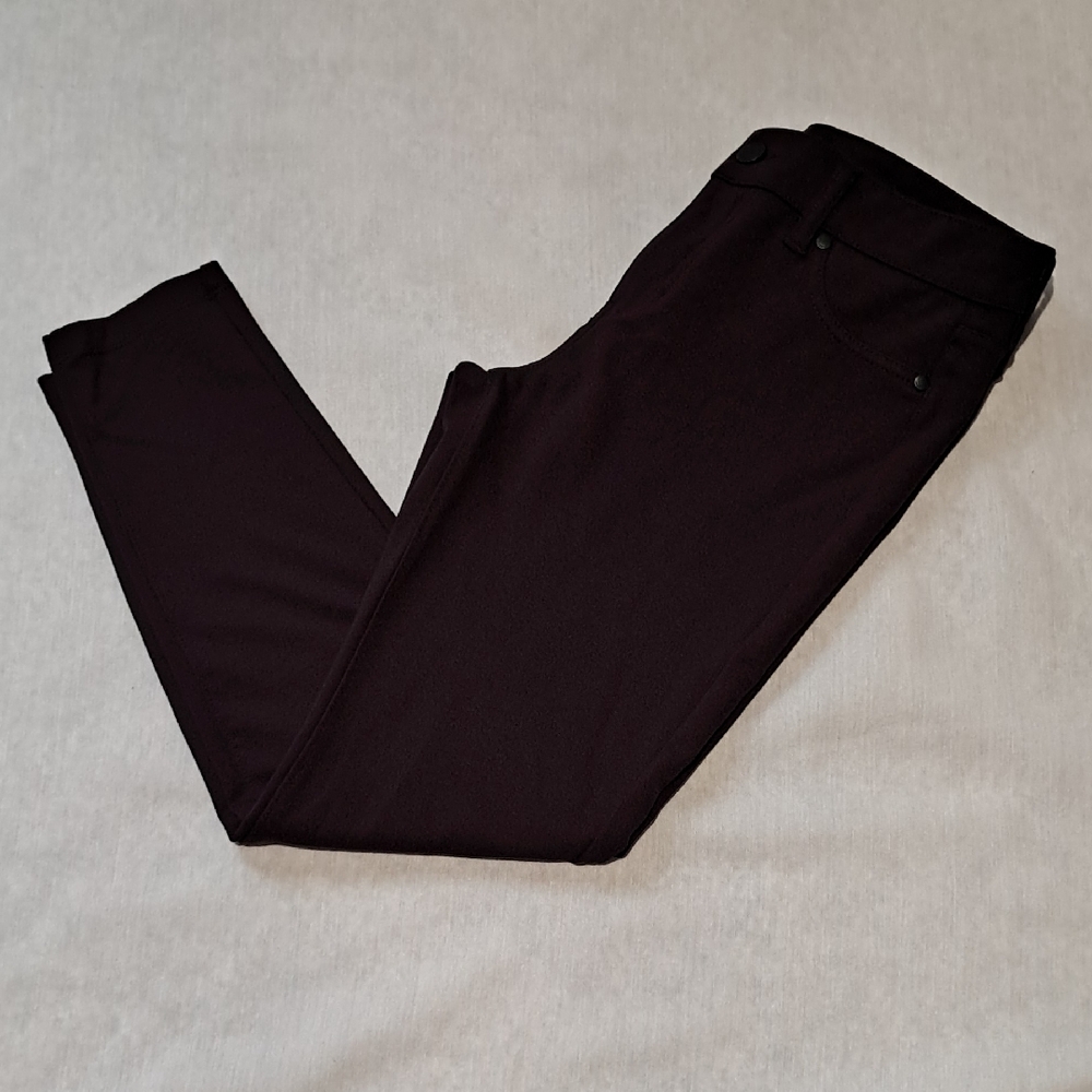 Liverpool‎ Burgandy Leggings. Size 4.